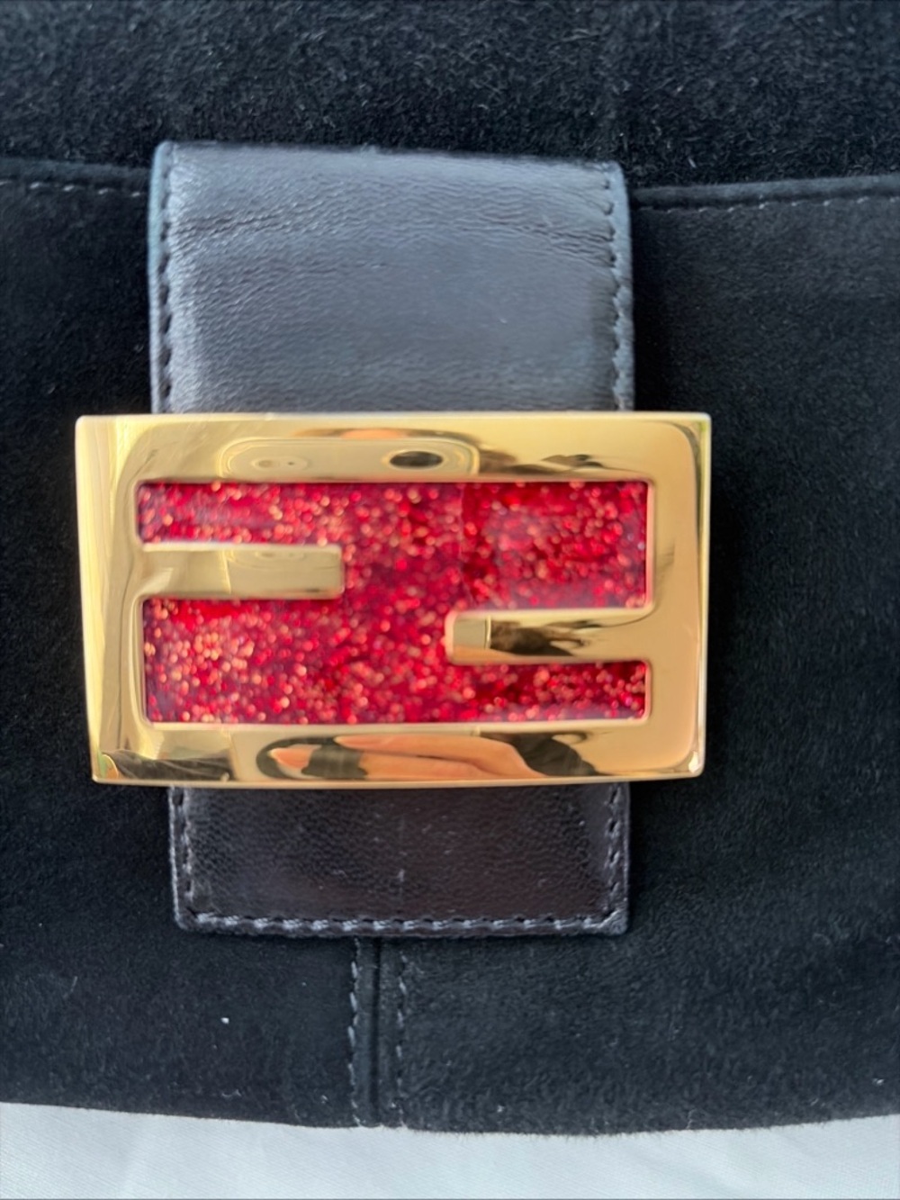 Authentic vintage Fendi mamma Baguette shoulder bag from the early 2000s. - Picture 3 of 16